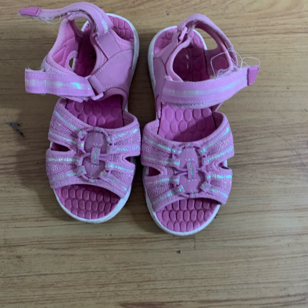 Girls Pink Size 2 ( Fit more like a 1) Walking/ Water Sandal